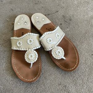 Low heeled jack rogers